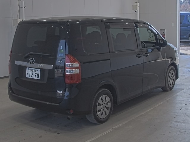 2013 TOYOTA NOAH 